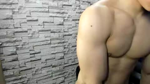 Snapshot of seigfried0 chatting on 06-30-26, 11:17 Seigfried online show from 06-30-26, 11:17