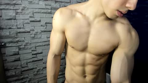 Snapshot of seigfried0 chatting on 08-07-26, 12:23 Seigfried online show from 08-07-26, 12:23
