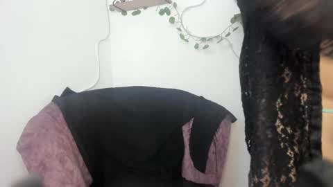 Selena online show from 11-15-25, 07:32