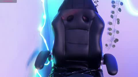 Selena online show from 04-28-26, 11:15