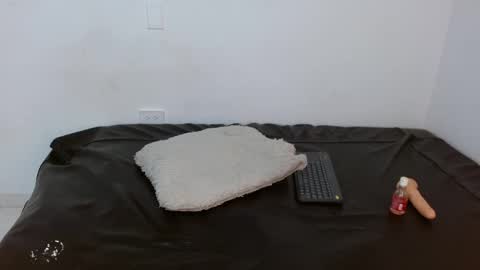 Snapshot of selena_fox7 chatting on 03-01-25, 11:15 selena_fox7 online show from 03-01-25, 11:15