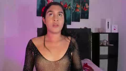 Snapshot of selena_fox7 chatting on 09-22-25, 04:25 selena_fox7 online show from 09-22-25, 04:25
