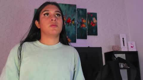 Snapshot of selena_fox7 chatting on 10-19-25, 04:02 selena_fox7 online show from 10-19-25, 04:02