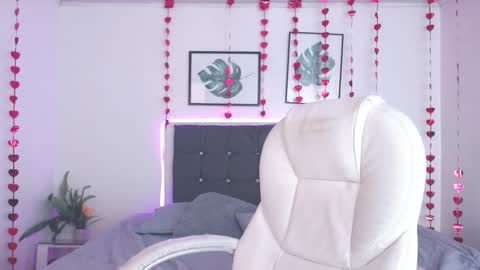 Selena online show from 03-12-25, 04:24