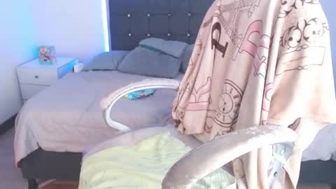 Snapshot of selena_hotmilf chatting on 03-06-26, 05:20 Selena online show from 03-06-26, 05:20