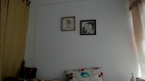 Snapshot of selena_jhonson1 chatting on 12-21-25, 01:40 Karen online show from 12-21-25, 01:40