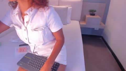 Selena online show from 11-07-25, 10:59