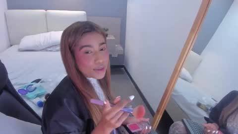 Selena online show from 11-09-25, 09:51