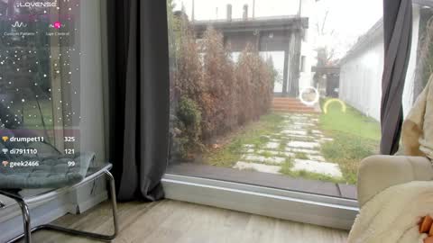 Selena online show from 12-30-24, 10:53