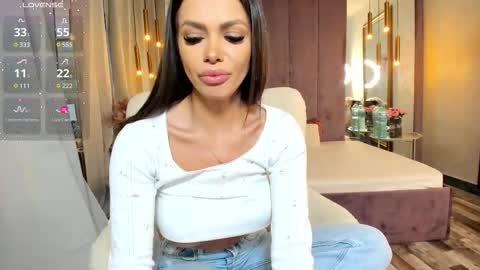 Selena online show from 12-14-25, 07:36