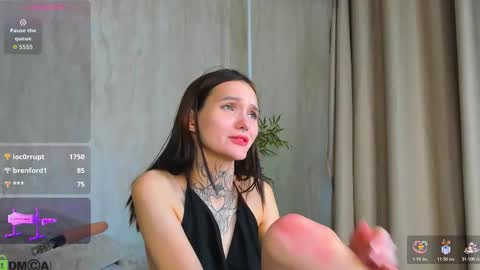 Snapshot of selena_sharp chatting on 02-20-26, 06:26 Selena online show from 02-20-26, 06:26