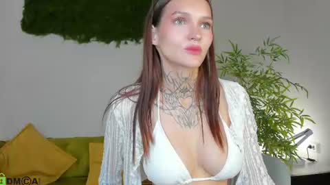 Snapshot of selena_sharp chatting on 07-28-26, 04:39 Selena online show from 07-28-26, 04:39