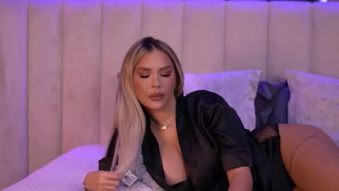 Snapshot of selena_voss chatting on 01-08-26, 08:38 Selena online show from 01-08-26, 08:38