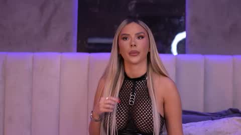 Snapshot of selena_voss chatting on 01-10-26, 11:34 Selena online show from 01-10-26, 11:34