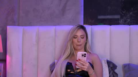 Snapshot of selena_voss chatting on 01-17-26, 09:47 Selena online show from 01-17-26, 09:47