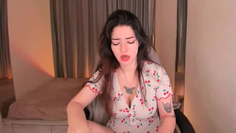 Snapshot of selena_wow_ chatting on 10-16-25, 09:10 Selena Follow Me online show from 10-16-25, 09:10