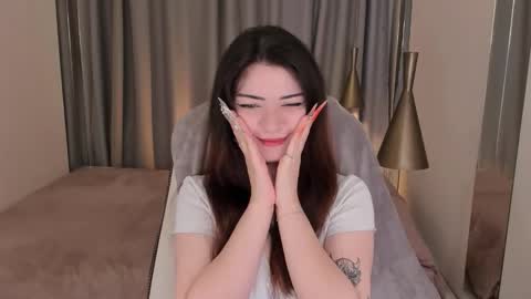Snapshot of selena_wow_ chatting on 10-22-25, 07:52 Selena Follow Me online show from 10-22-25, 07:52