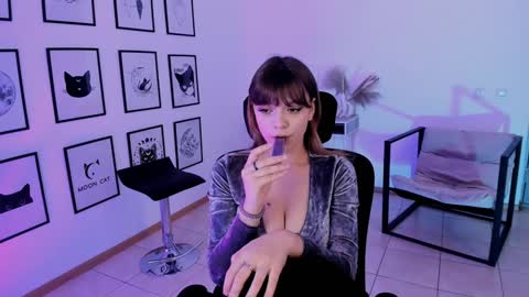 Selena ntmy online show from 01-15-25, 05:15