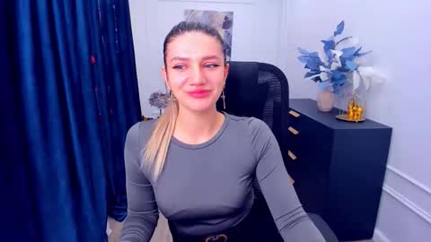 selenaemoore online show from 11-16-25, 03:34