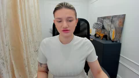 selenaemoore online show from 05-30-26, 03:47