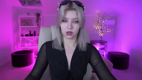 Snapshot of selenairis chatting on 06-03-26, 06:38 selenairis online show from 06-03-26, 06:38
