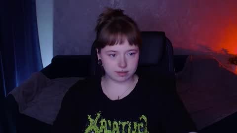 Snapshot of selenalily chatting on 05-26-26, 06:15 Lilith online show from 05-26-26, 06:15