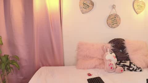 Snapshot of selenarossi chatting on 01-19-25, 04:25 SelenaRossi online show from 01-19-25, 04:25