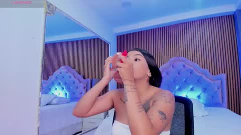 selenastonne online show from 10-19-25, 07:47