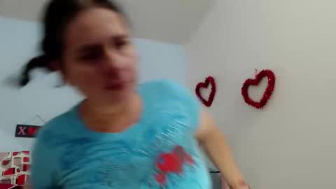 Snapshot of selene_mom chatting on 10-13-25, 02:06 selene online show from 10-13-25, 02:06