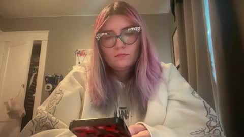 Snapshot of selenebaby chatting on 02-13-26, 05:20 Selene online show from 02-13-26, 05:20