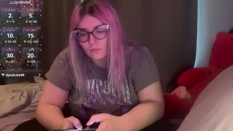 Snapshot of selenebaby chatting on 02-15-26, 06:15 Selene online show from 02-15-26, 06:15