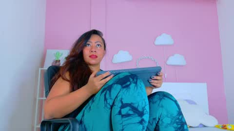 Snapshot of selenegibson__ chatting on 05-11-26, 07:22 SELENE GIBSON online show from 05-11-26, 07:22