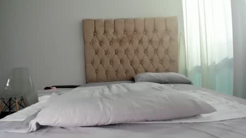 Selene online show from 09-15-25, 01:11