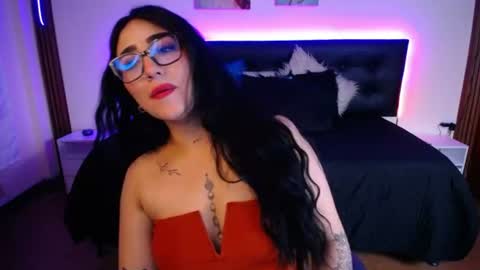 Snapshot of selenemore chatting on 07-09-26, 11:09 Selene online show from 07-09-26, 11:09
