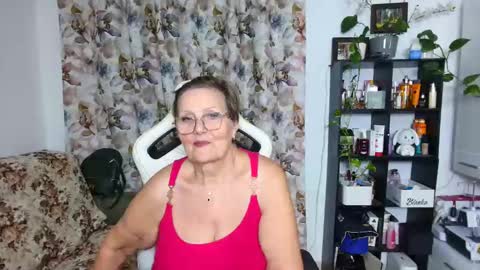 Snapshot of selenna57 chatting on 12-19-24, 01:39 Selenna online show from 12-19-24, 01:39