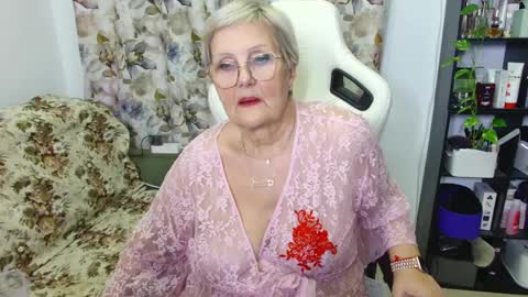 Snapshot of selenna57 chatting on 02-15-25, 07:17 Selenna online show from 02-15-25, 07:17