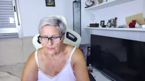 Snapshot of selenna57 chatting on 07-01-26, 05:23 Selenna online show from 07-01-26, 05:23