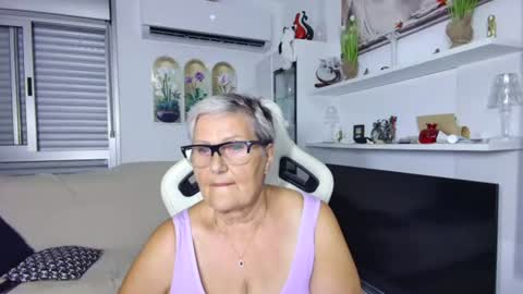 Snapshot of selenna57 chatting on 07-12-26, 04:42 Selenna online show from 07-12-26, 04:42