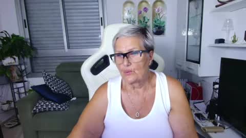 Snapshot of selenna57 chatting on 07-21-26, 06:10 Selenna online show from 07-21-26, 06:10