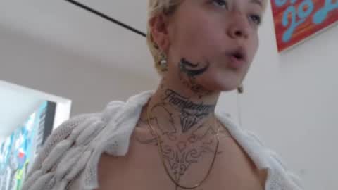 Snapshot of seley222 chatting on 06-18-26, 01:59 Ask me online show from 06-18-26, 01:59