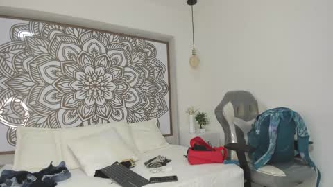 Snapshot of selket_ chatting on 01-24-25, 11:04 Selket online show from 01-24-25, 11:04