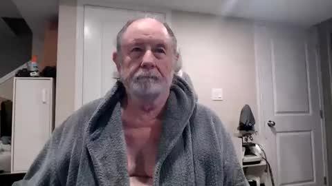 Snapshot of selkie2s chatting on 03-08-26, 05:06 selkie2s online show from 03-08-26, 05:06