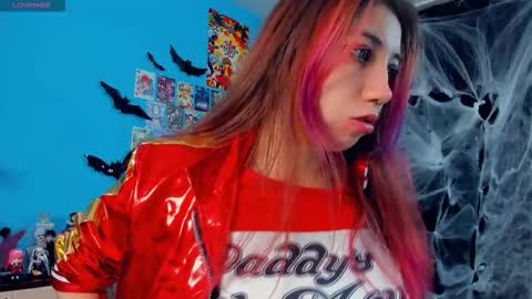 Snapshot of sell0n chatting on 10-22-25, 01:28 Mindy online show from 10-22-25, 01:28