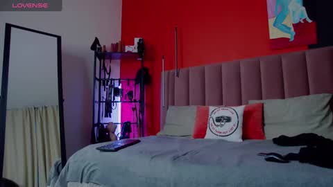 Nicole online show from 02-25-25, 01:52