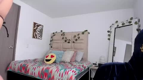 Selyn online show from 10-20-25, 01:55