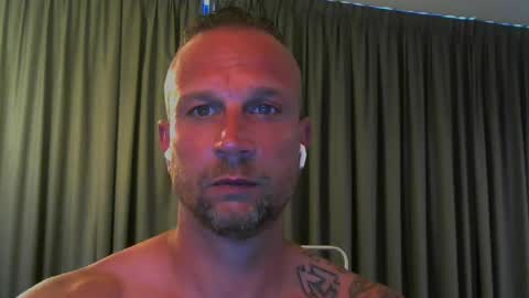 Snapshot of sence08 chatting on 07-04-26, 06:58 sence08 online show from 07-04-26, 06:58