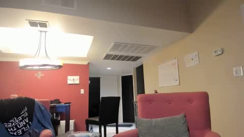 Snapshot of senditquick chatting on 10-31-25, 11:00 senditquick online show from 10-31-25, 11:00