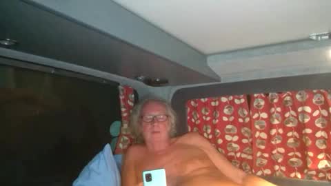 Snapshot of seniorfuntime1556 chatting on 11-25-25, 10:21 Summiteer online show from 11-25-25, 10:21