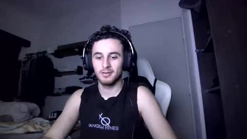 Snapshot of senitzzu chatting on 03-03-25, 05:42 PAJACONTROL online show from 03-03-25, 05:42