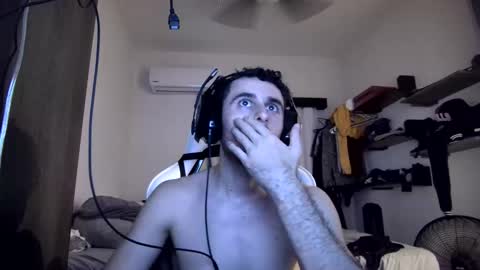 Snapshot of senitzzu chatting on 05-29-26, 05:49 PAJACONTROL online show from 05-29-26, 05:49